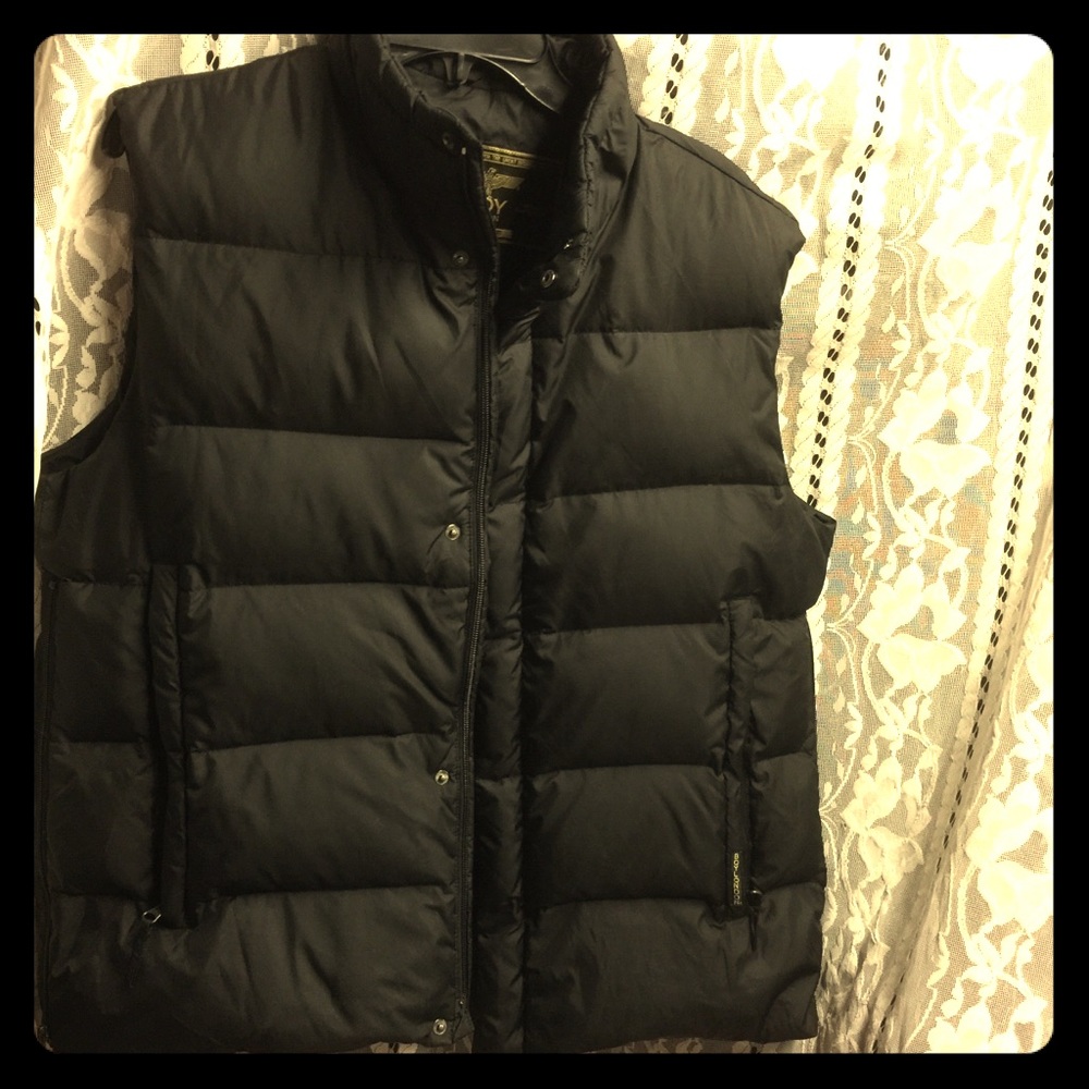 Black puffer vest